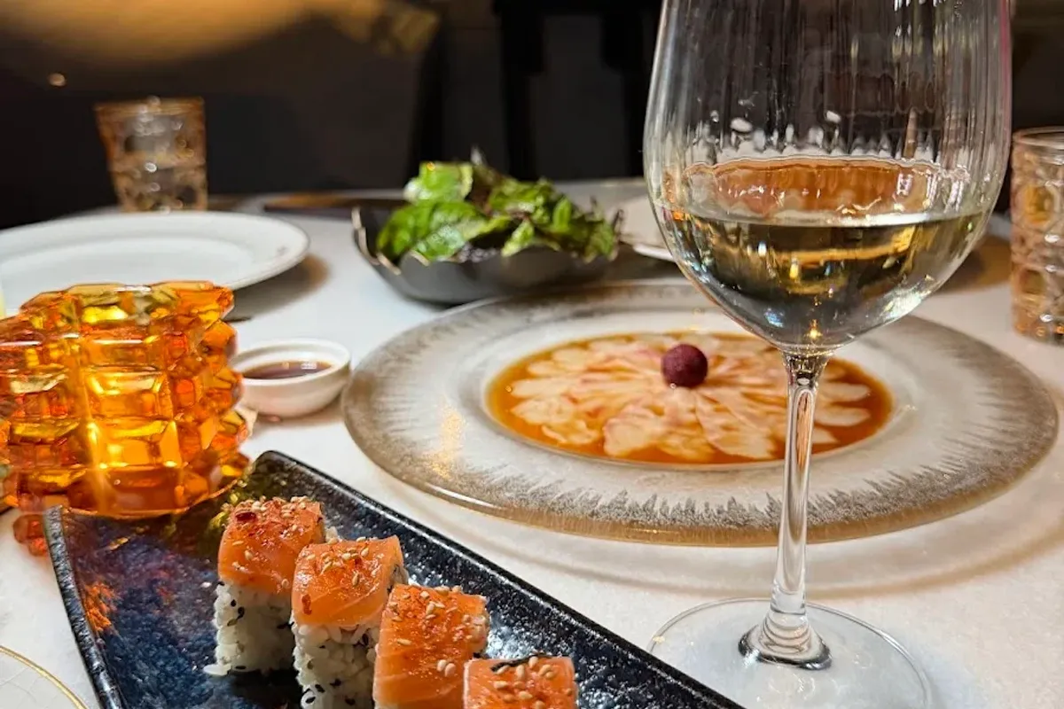 FRNDS Restaurant thumbnail 3