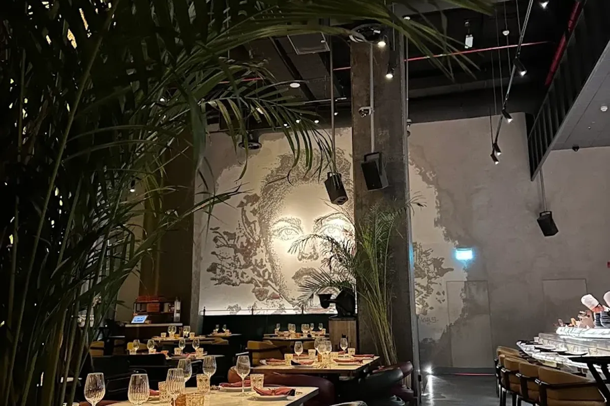 FRNDS Restaurant thumbnail 6