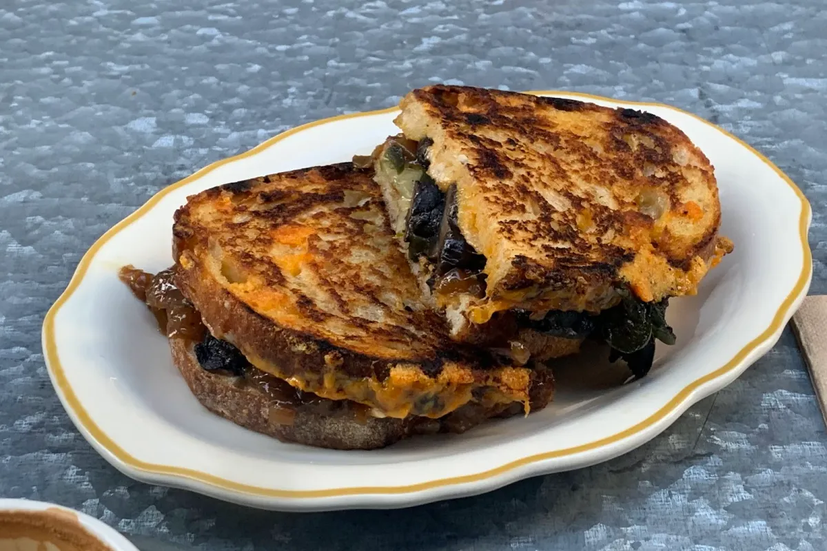 Room Ten thumbnail 7